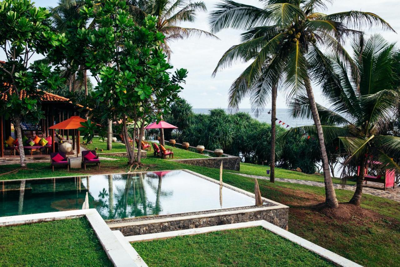 Utmt - Underneath The Mango Tree Spa & Beach Resort 디크웰라 외부 사진