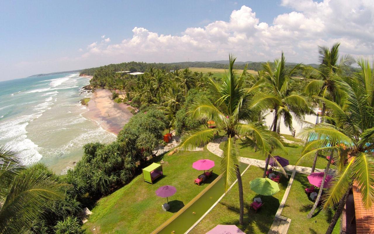 Utmt - Underneath The Mango Tree Spa & Beach Resort 디크웰라 외부 사진