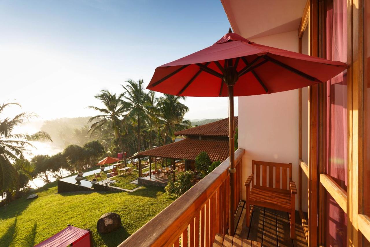 Utmt - Underneath The Mango Tree Spa & Beach Resort 디크웰라 외부 사진