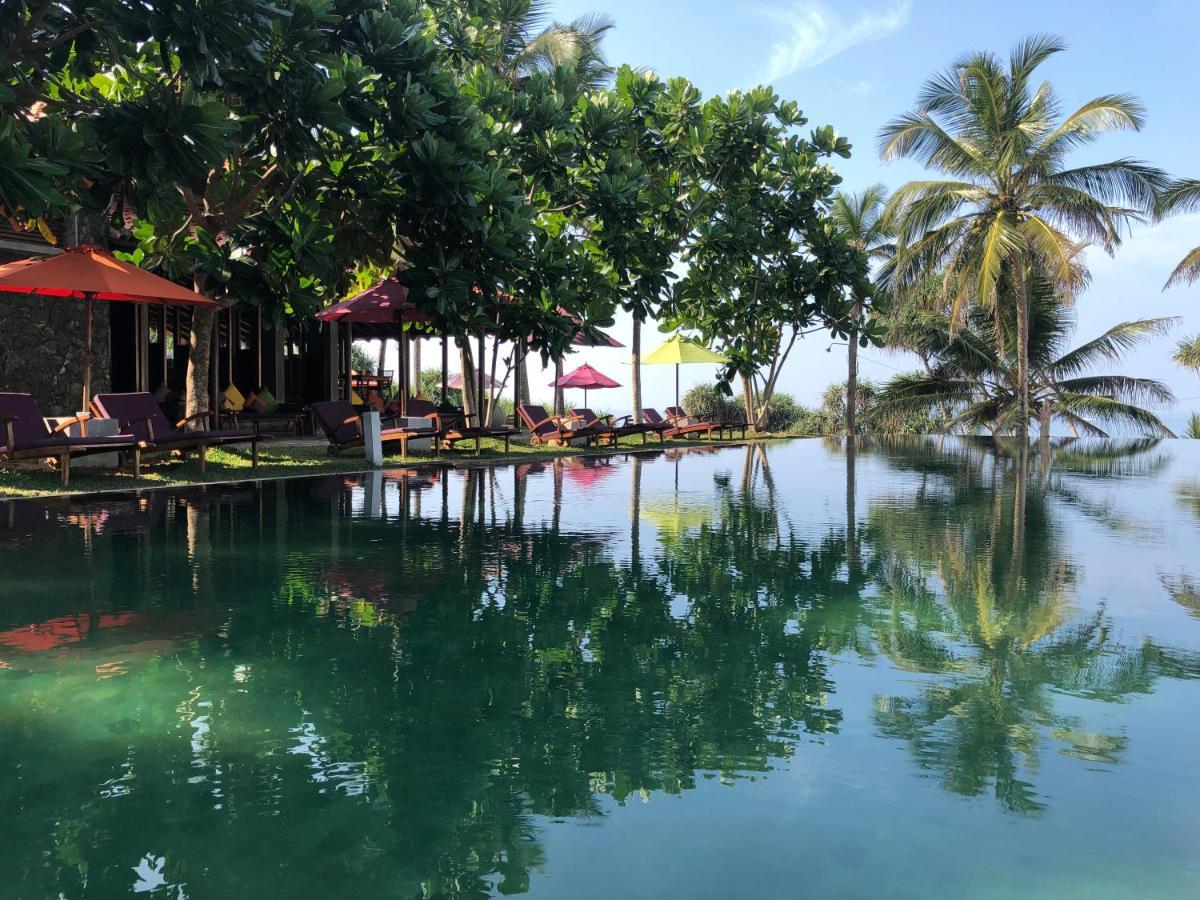 Utmt - Underneath The Mango Tree Spa & Beach Resort 디크웰라 외부 사진