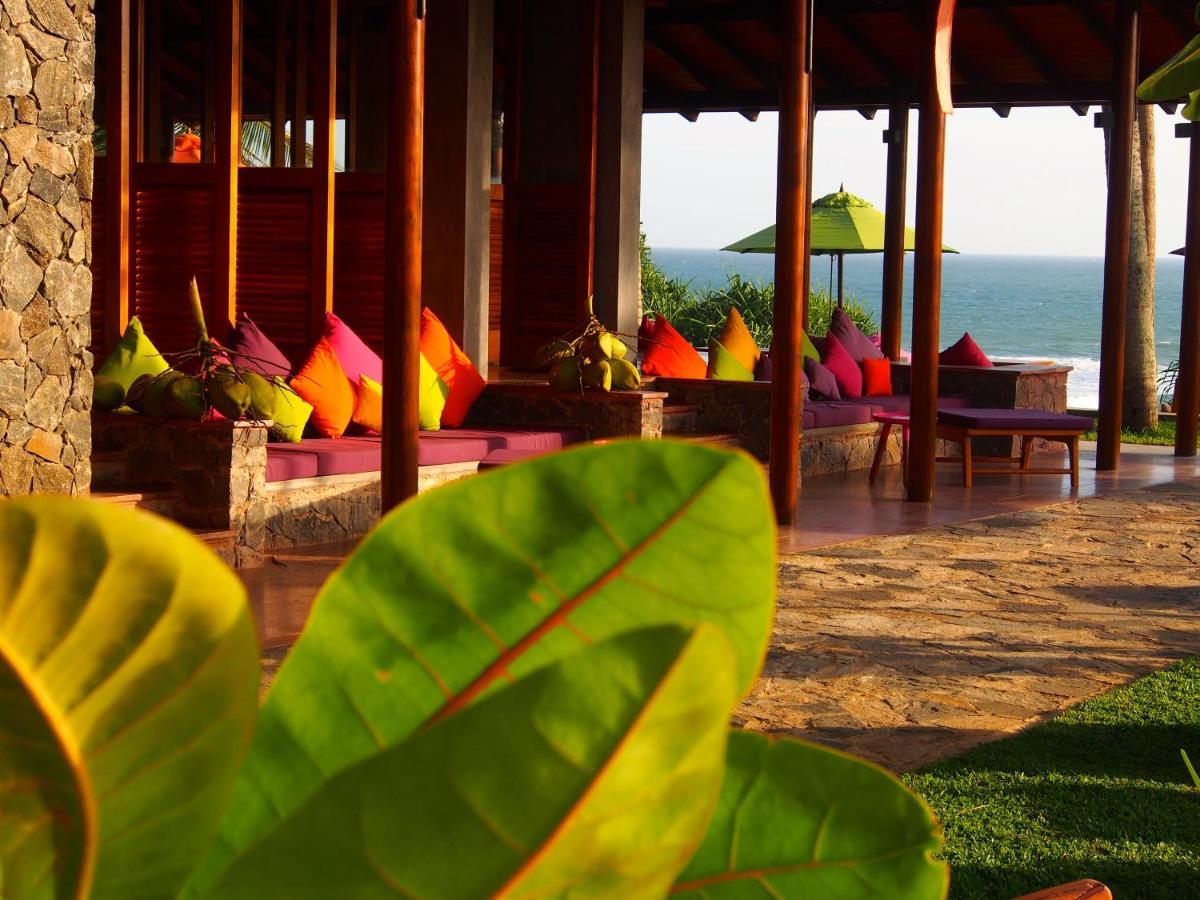 Utmt - Underneath The Mango Tree Spa & Beach Resort 디크웰라 외부 사진