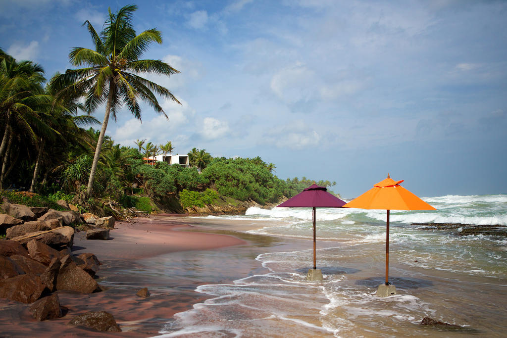 Utmt - Underneath The Mango Tree Spa & Beach Resort 디크웰라 외부 사진