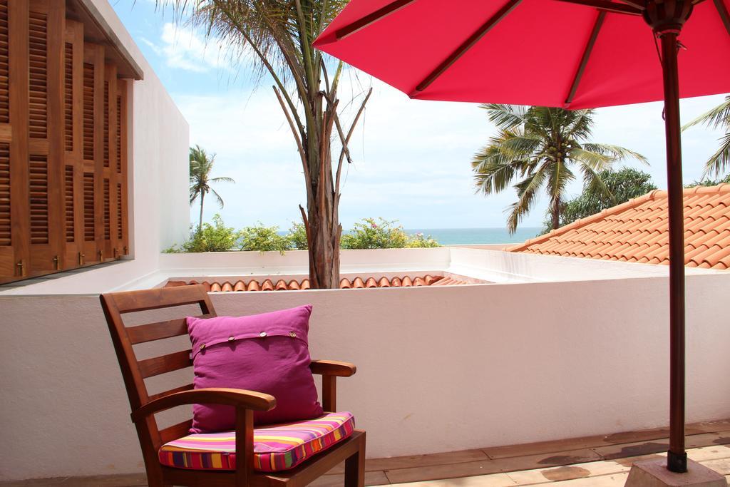 Utmt - Underneath The Mango Tree Spa & Beach Resort 디크웰라 객실 사진