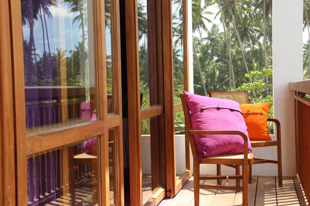 Utmt - Underneath The Mango Tree Spa & Beach Resort 디크웰라 객실 사진