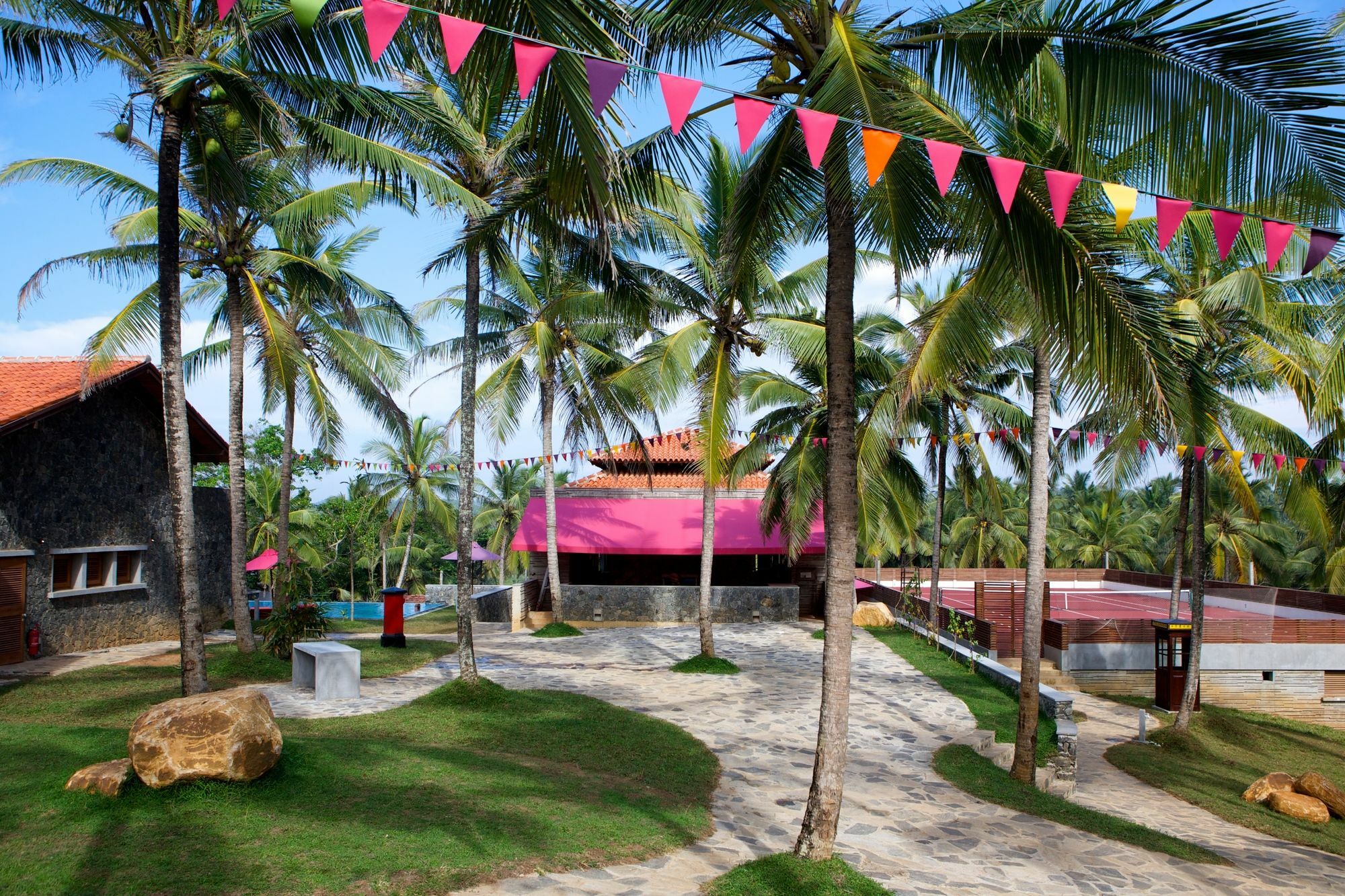 Utmt - Underneath The Mango Tree Spa & Beach Resort 디크웰라 외부 사진